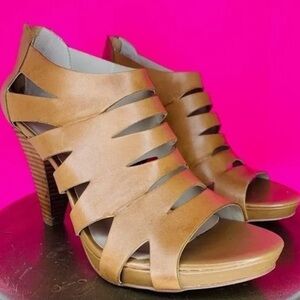 Franco Sarto CREST BROWN LEATHER CUTOUT OPEN TOE BLOCK HEEL SANDAL SIZE 7M